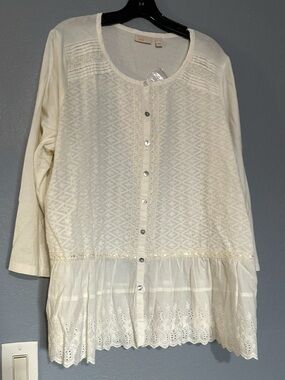 LOGO LAVISH BY LORY GOLDSTEIN CREAM BUTTON-FRONT TOP WITH KNIT SLEEVES